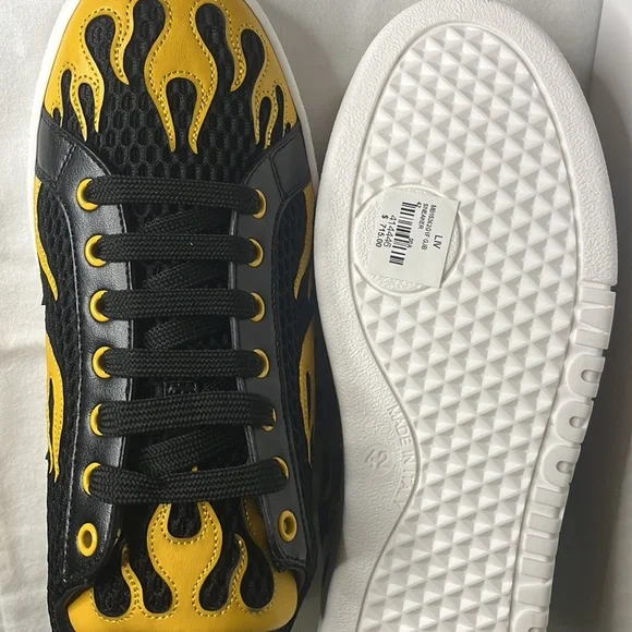 🐻Moschino Flames🔥Black Sneakers Brand New! - Picture 3 of 7